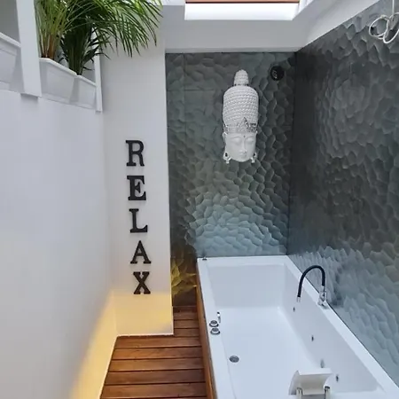 Apartament Frente Al Mar Con Jacuzzi Interior